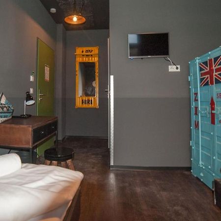 Hostel Am Bahnhof Зуль Экстерьер фото