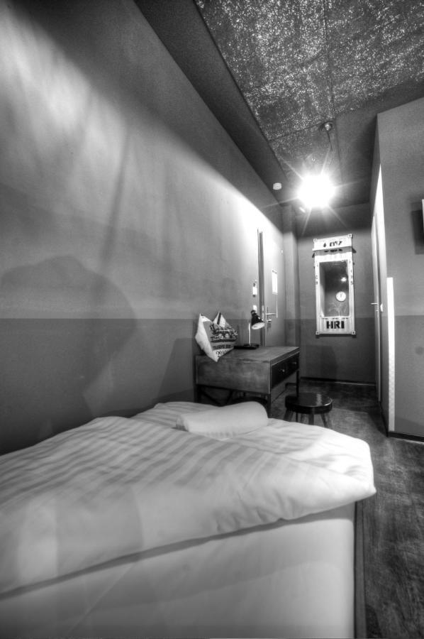 Hostel Am Bahnhof Зуль Экстерьер фото