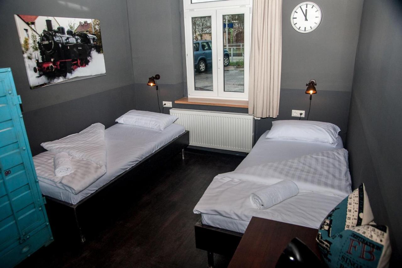Hostel Am Bahnhof Зуль Экстерьер фото